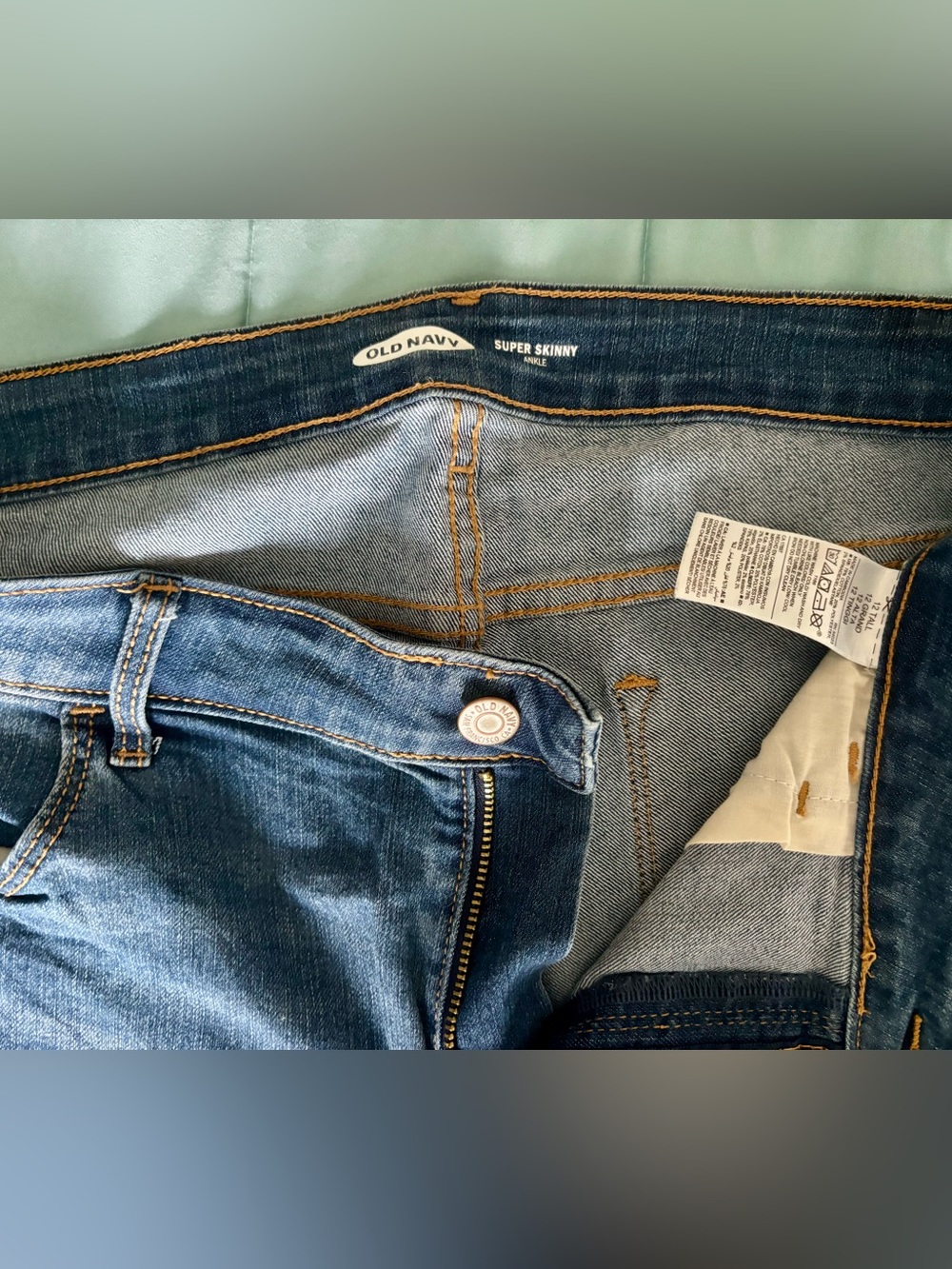 Old Navy Women's Super Skinny Jeans - Dark Blue Denim with Contrast Stitching